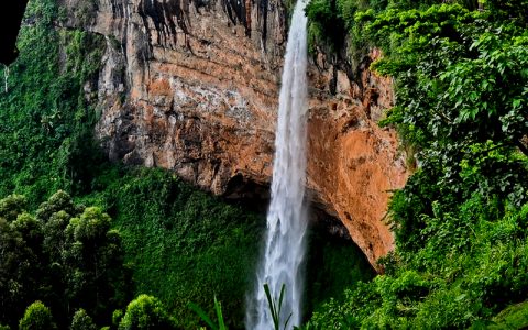 3 Days River Nile Exploration & Sipi Falls Hiking Tour will Begin by driving to Mbale Town, were you will enjoy the beauty of Mountain Elgon and visit and meet the Local people called the Bagisu more about the bagishu culture